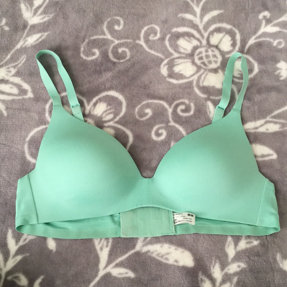 Uniqlo T-shirt Bra